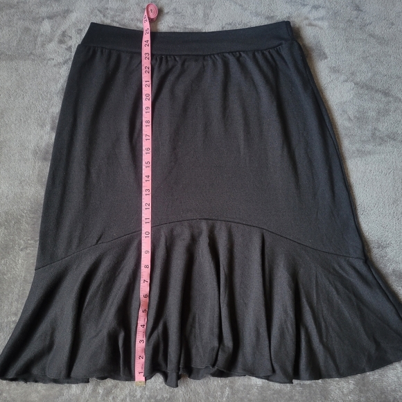 black midi skirt - Picture 2 of 4
